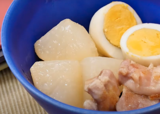 塩こうじパウダーで鶏肉と大根の煮物