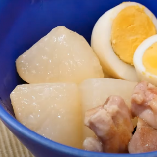 塩こうじパウダーで鶏肉と大根の煮物