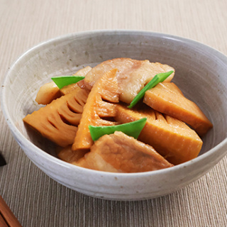 たけのこと豚バラ肉の煮物