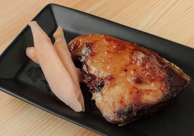 塩こうじでやわらかブリの照り焼き
